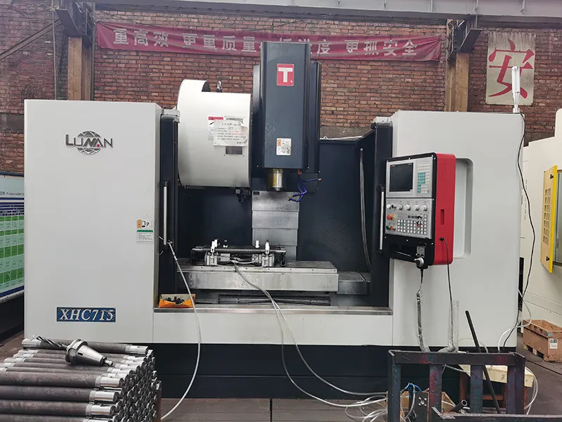 Pusat permesinan XHC715
